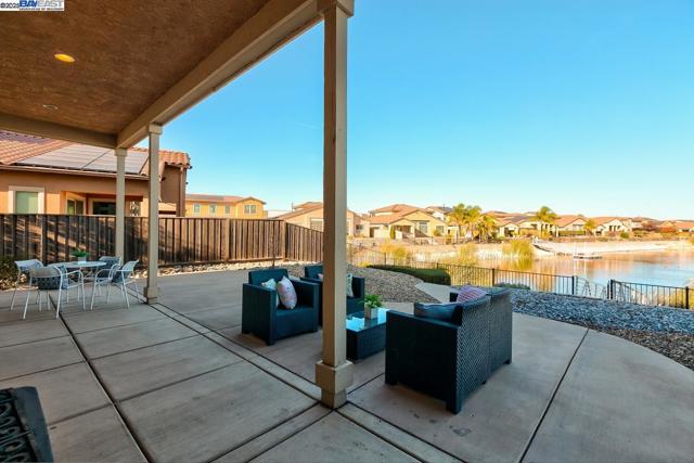 1440 Riva Trigoso Dr, Manteca CA: https://media.crmls.org/mediaz/e97beb90-3c80-45e8-8d7d-452626f59f11.jpg