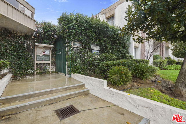 17150 Burbank Boulevard, 34 photo 1