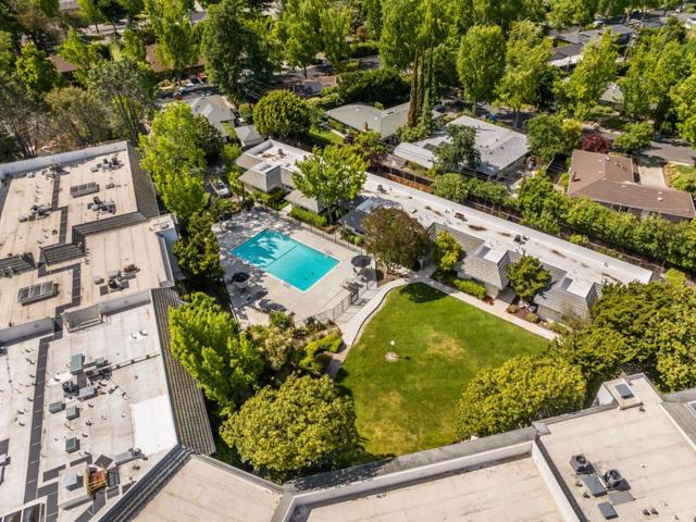 21 Willow Road, Menlo Park CA: https://media.crmls.org/mediaz/e97c699b-2881-40ea-bada-2fc04acc1dcb.jpg