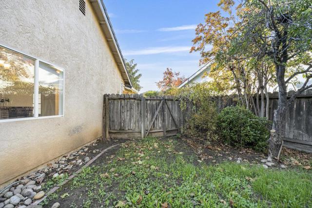 2199 Raleigh Circle, Hollister CA: https://media.crmls.org/mediaz/e97c6aa5-513f-4fb4-aead-f8130810885a.jpg