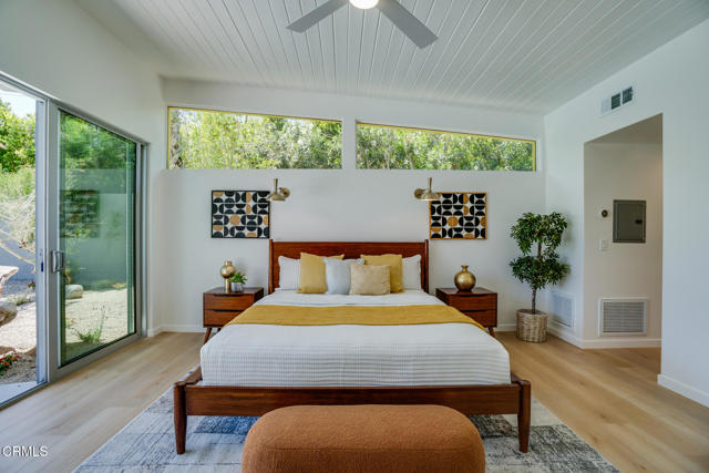 2839 N Davis Way, Palm Springs CA: https://media.crmls.org/mediaz/e97d5279-9115-49f5-a04a-a2ca80643cf7.jpg