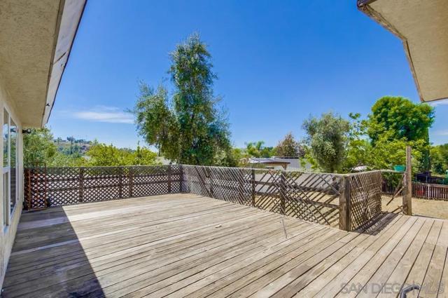 12224 Lemon Crest Drive, Lakeside CA: https://media.crmls.org/mediaz/e97d9176-d7d7-4a54-8b0e-7e36100c48cc.jpg