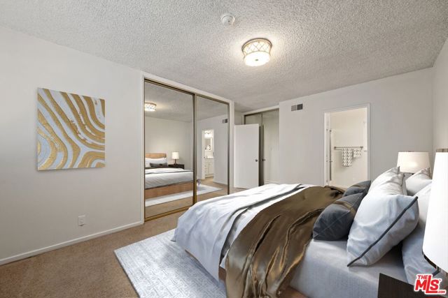 5804 S kings Road, Los Angeles CA: https://media.crmls.org/mediaz/e97dd1ac-2f94-40e8-a508-f529ab6b277b.jpg