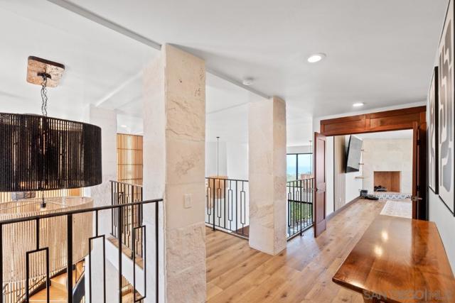 6675 Caminito Lindrick, La Jolla CA: https://media.crmls.org/mediaz/e97e3486-38a9-4b69-b601-89200509483f.jpg