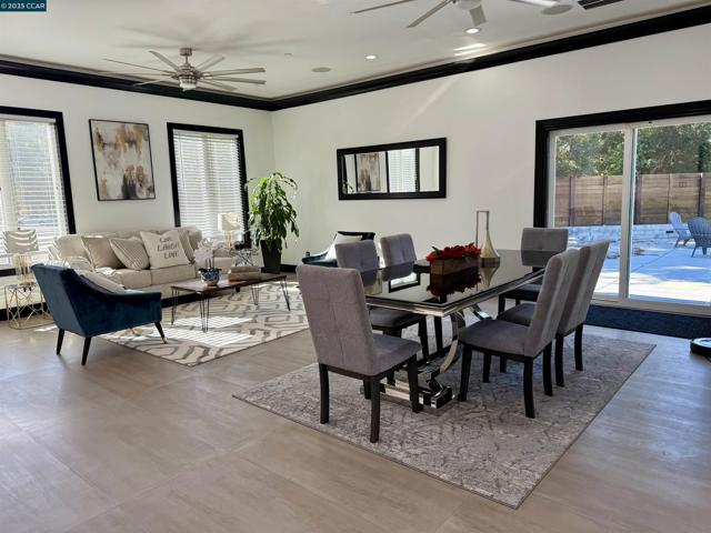 3318 Ellesmere Court, Walnut Creek CA: https://media.crmls.org/mediaz/e97e7488-ac24-40f5-b33b-63ac2a225450.jpg