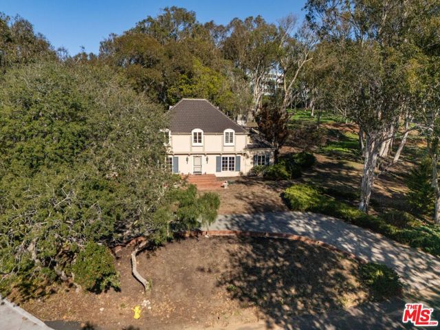 2109 Rosita Place, Palos Verdes Estates CA: https://media.crmls.org/mediaz/e97f10c1-fbc7-4635-ab2e-e742495f410f.jpg