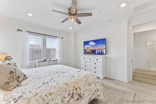 15447 Van Lodensteyn Way, San Diego CA: https://media.crmls.org/mediaz/e97f4d03-a147-4ed7-a718-0fa375b55edb.jpg