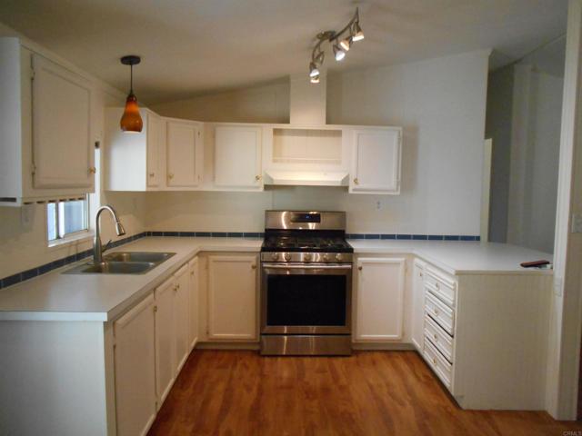 Detail Gallery Image 3 of 25 For 2003 Bayview Hts Dr #158,  San Diego,  CA 92105 - 3 Beds | 2 Baths