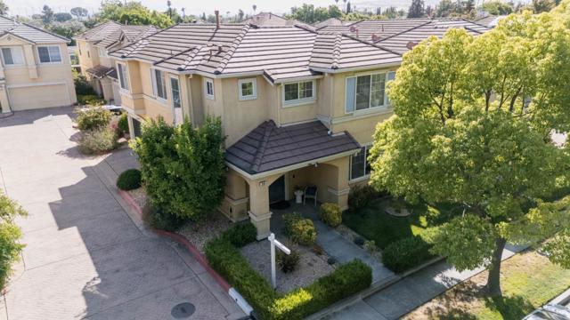 244 Water Chestnut Court, San Jose CA: https://media.crmls.org/mediaz/e97fc141-c927-4072-a1ca-e36fd36f1e68.jpg