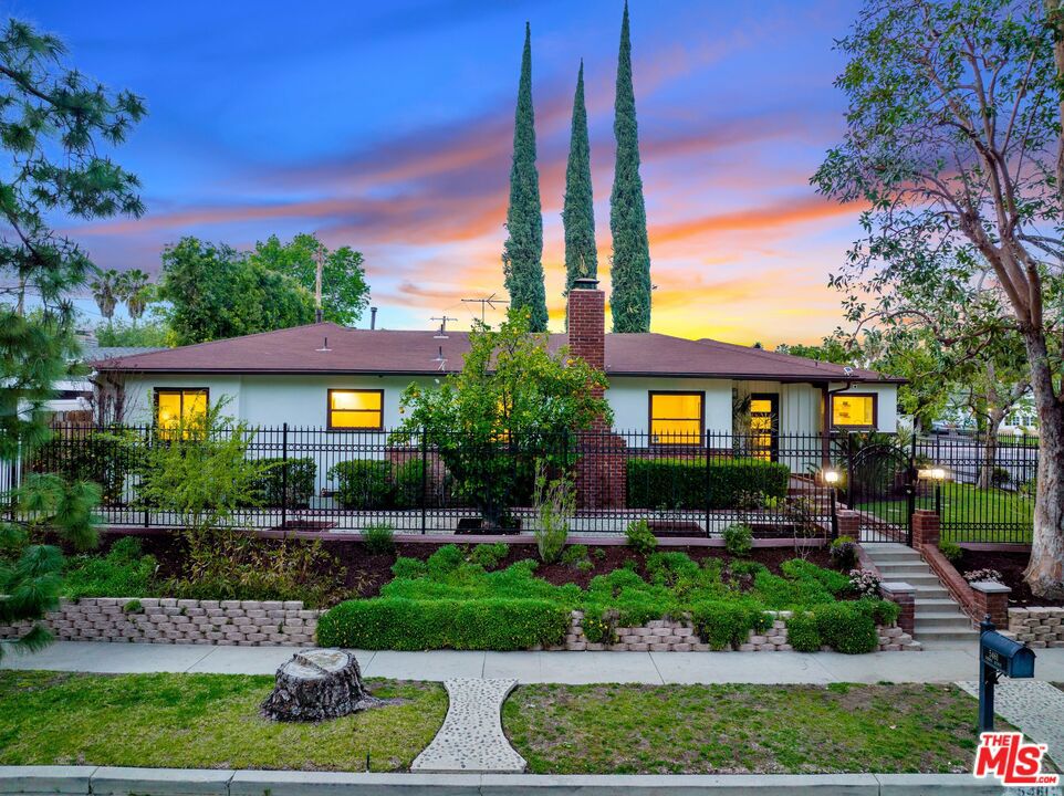 5461 Forbes Avenue, Encino, CA 91436