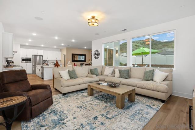 35505 Orchard Trails, Fallbrook CA: https://media.crmls.org/mediaz/e981361f-69f5-4fc3-ac73-711de998bcda.jpg