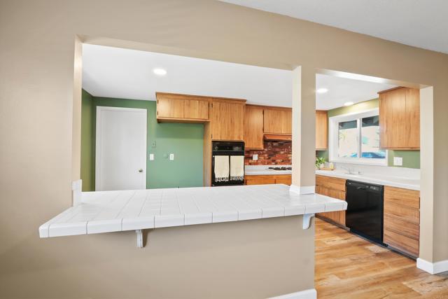 Detail Gallery Image 12 of 35 For 24842 Calle El Toro Grande, Lake Forest,  CA 92630 - 4 Beds | 2 Baths