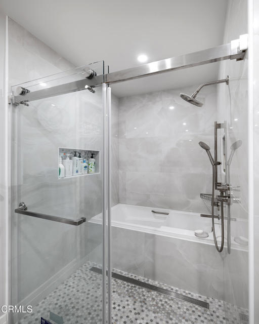 4428 Oakwood Avenue, La Canada Flintridge CA: https://media.crmls.org/mediaz/e9816277-6300-44aa-ba8d-a9122f3ad31c.jpg