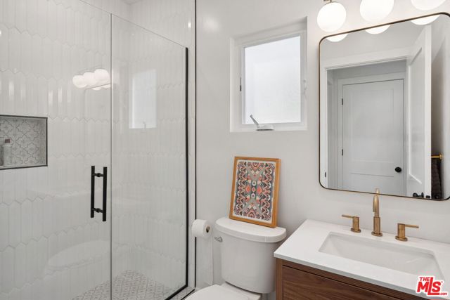4148 S Chase Avenue, Los Angeles CA: https://media.crmls.org/mediaz/e9818b7c-6d88-45d8-bb0d-fd72d97165eb.jpg