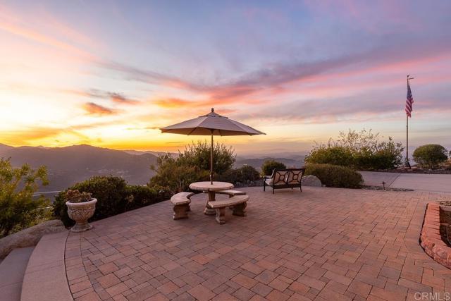 29472 Welk Highland Dr., Escondido CA: https://media.crmls.org/mediaz/e9818dfe-5852-4d0d-a72c-934584f040ac.jpg