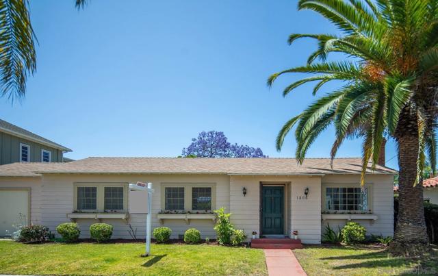 1506 5Th St, Coronado CA: https://media.crmls.org/mediaz/e981d50f-7191-4857-818c-9ec3250da894.jpg