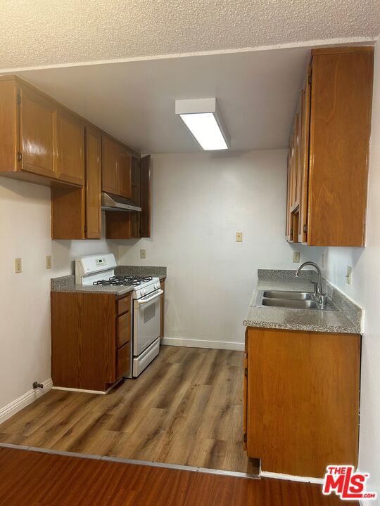 Image 3 for 4142 Rosewood Ave #104, Los Angeles, CA 90004
