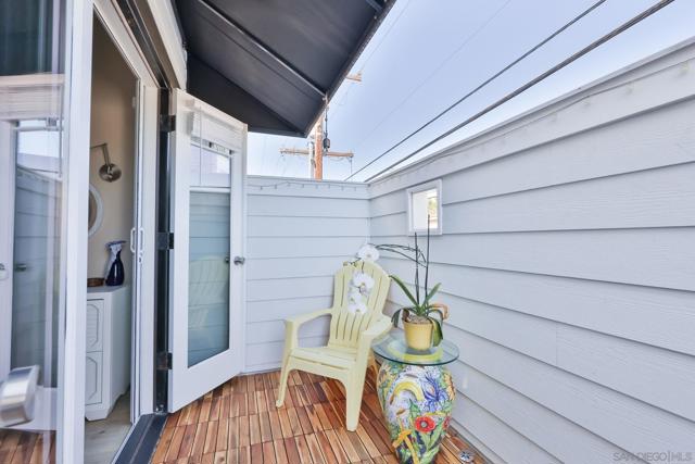 Image 23 of 44 For 827 C Avenue