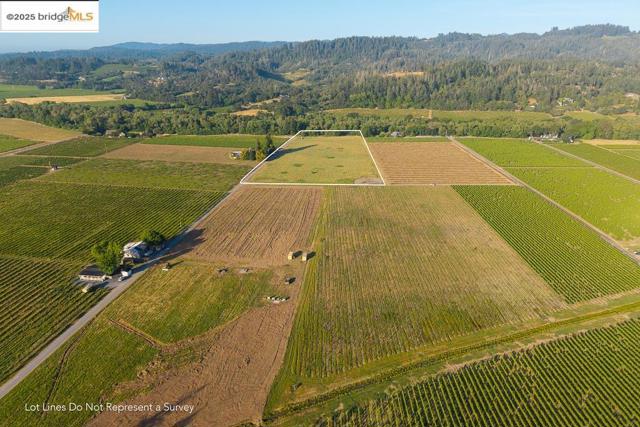 838 Dry Creek, Healdsburg CA: https://media.crmls.org/mediaz/e982fbad-01ed-4612-8ba2-72a093f59d5a.jpg