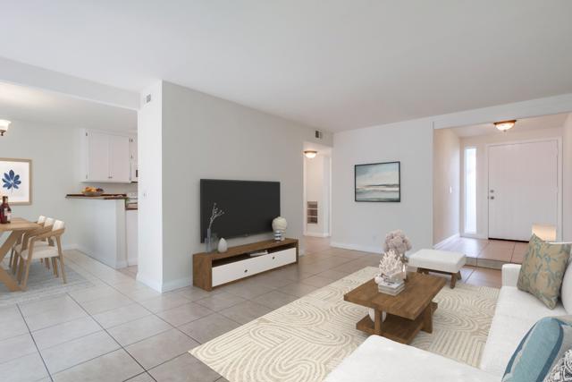 8037 Caminito Mallorca, La Jolla CA: https://media.crmls.org/mediaz/e9834e2b-b4a7-49e5-8f12-f1b4c72b32f0.jpg