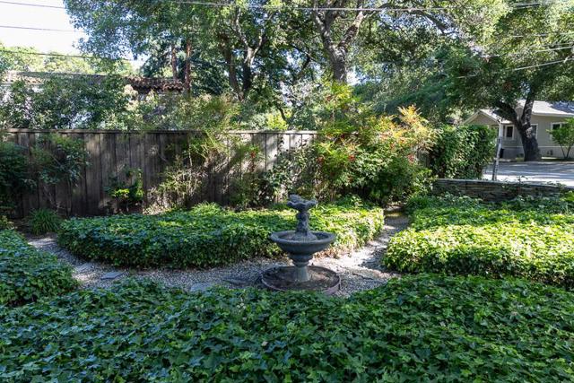 3523 Oak Drive, Menlo Park CA: https://media.crmls.org/mediaz/e983f7f3-a67d-4b00-b10d-21d356caa96e.jpg