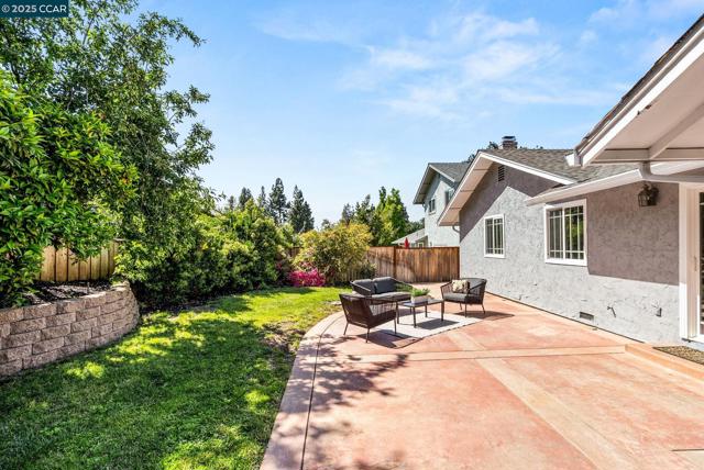 1925 Burnside Ct, Concord CA: https://media.crmls.org/mediaz/e984c6ef-bf3f-4fdd-a60d-055c06e7d8b0.jpg