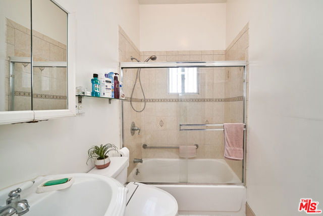 1224 Dewey Avenue, Los Angeles CA: https://media.crmls.org/mediaz/e984ca37-4c59-444b-ba0c-e61e12691db8.jpg