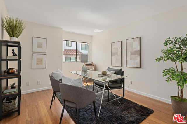 1553 Michael Lane, Pacific Palisades CA: https://media.crmls.org/mediaz/e984f291-572f-4028-9686-622b310cf402.jpg