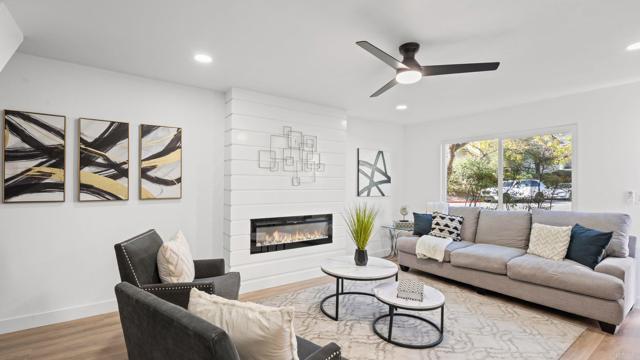 Detail Gallery Image 7 of 23 For 7833 Camino Huerta, San Diego,  CA 92122 - 2 Beds | 1 Baths