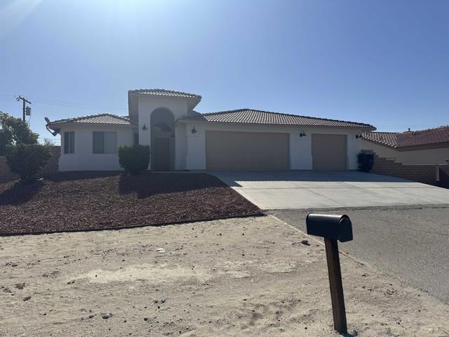 31100 Desert Palm Drive, Thousand Palms CA: https://media.crmls.org/mediaz/e985b98a-c3e2-4b88-932d-c5918ddc350e.jpg