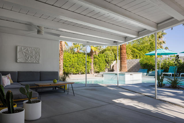 748 N Calle Rolph, Palm Springs CA: https://media.crmls.org/mediaz/e985d60e-c223-4198-a84e-717949207936.jpg