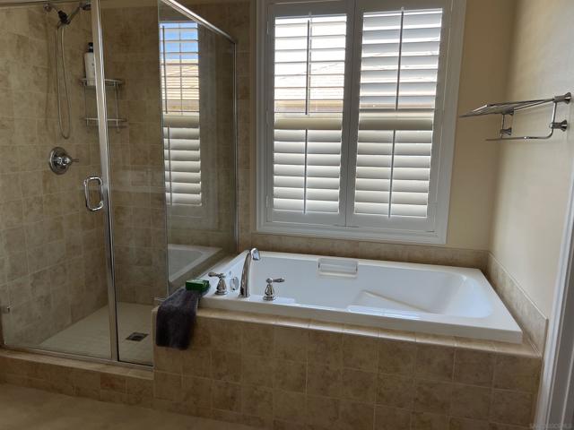 10637 Golden Willow Tr, San Diego CA: https://media.crmls.org/mediaz/e98631bb-9dd2-4f29-85d7-9a4c95533bf8.jpg