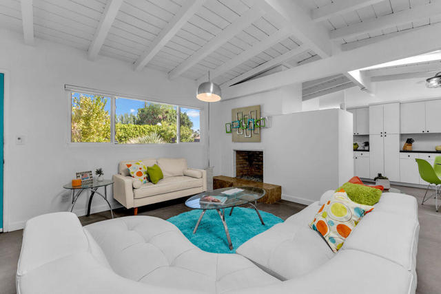1075 E Sunny Dunes Road, Palm Springs, CA 92264
