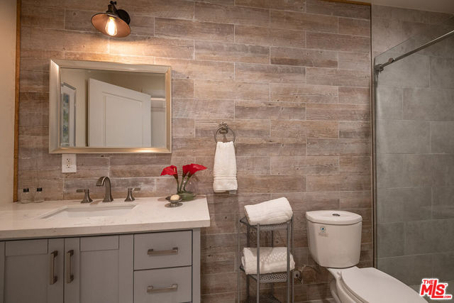 4370 Beck Avenue, Studio City CA: https://media.crmls.org/mediaz/e9874090-bcaa-4058-ae27-f03a8f6b99ab.jpg