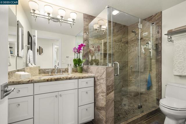 3622 Terra Granada Dr, Walnut Creek CA: https://media.crmls.org/mediaz/e9877e8a-d689-415d-8f23-93461a5ab02d.jpg