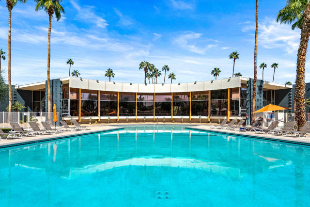 1111 E Palm Canyon Drive, Palm Springs CA: https://media.crmls.org/mediaz/e9878cef-3c87-44b2-abb0-8548c34f53a0.jpg