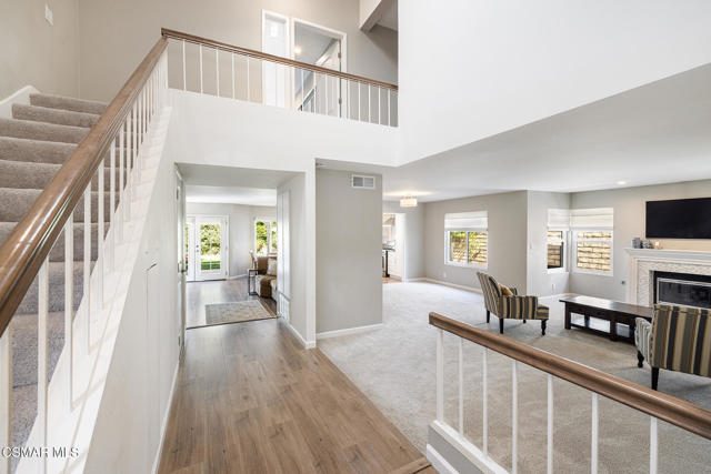 4427 Skyglen Court, Moorpark CA: https://media.crmls.org/mediaz/e987dd59-8a4e-4b10-a778-c65f9fd6a96e.jpg