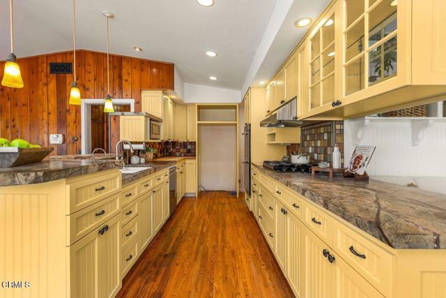 1010 Fairview Road, Ojai CA: https://media.crmls.org/mediaz/e989400a-191a-4f29-9c9f-225aec353d50.jpg