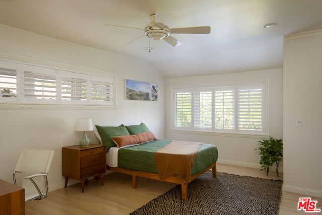 16303 Mandalay Drive, Encino CA: https://media.crmls.org/mediaz/e98bafbd-8e07-4b64-bfca-732d0eb2bb5b.jpg