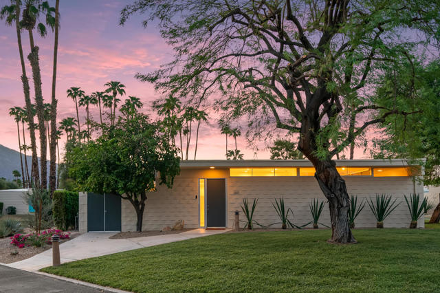 260 Desert Lakes Drive, Palm Springs, CA 92264