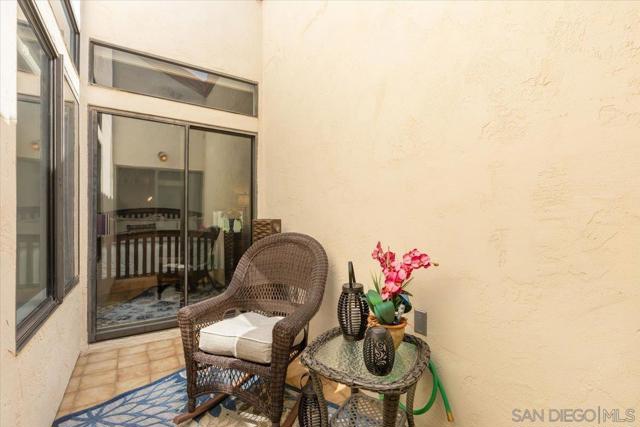 16263 Via Embeleso, San Diego CA: https://media.crmls.org/mediaz/e98c9fc2-40ee-4fd6-89f3-e76dfb6e6b34.jpg