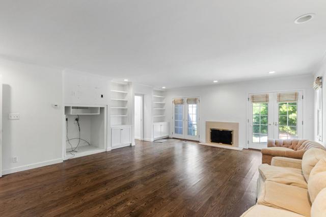 680 Fairway Circle, Hillsborough CA: https://media.crmls.org/mediaz/e98d34fb-9608-463e-827e-ac24bd637a98.jpg