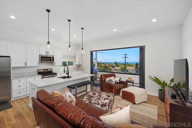 4467 Long Branch Ave, San Diego CA: https://media.crmls.org/mediaz/e98d44aa-89c9-4400-b8b6-c0fdd737b643.jpg