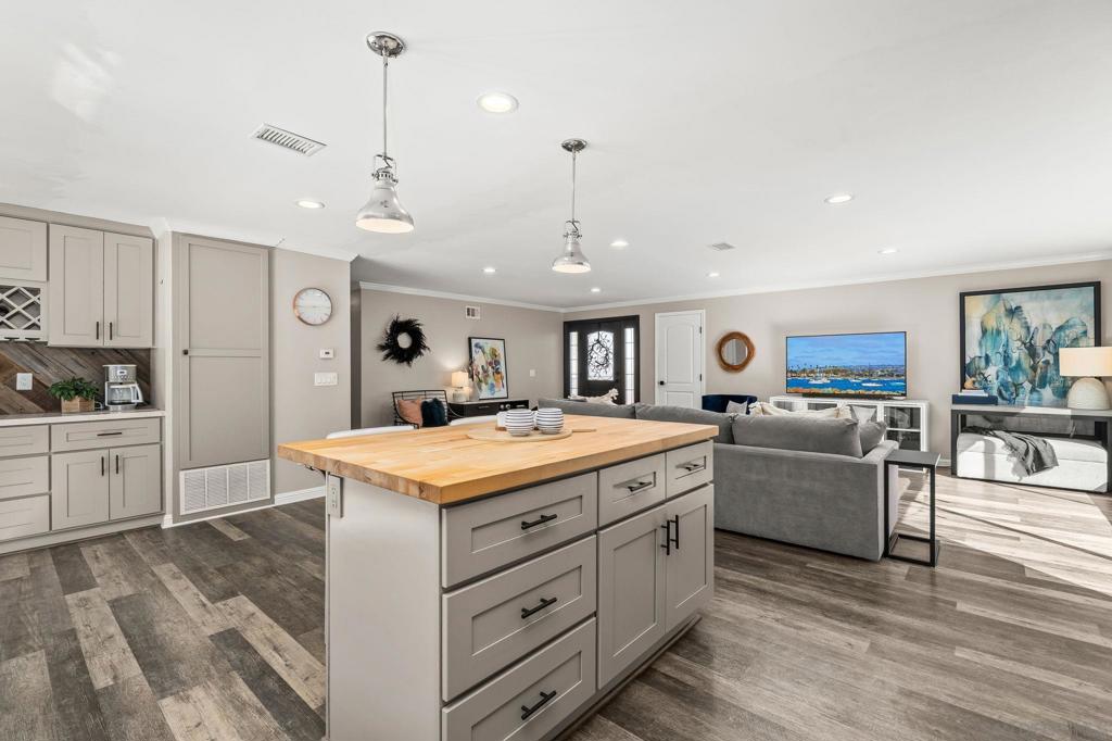 E98Dab96 580B 49F4 9Fec 5220E0B30933 8347 Carlton Oaks Dr., Santee, Ca 92071 &Lt;Span Style='BackgroundColor:transparent;Padding:0Px;'&Gt; &Lt;Small&Gt; &Lt;I&Gt; &Lt;/I&Gt; &Lt;/Small&Gt;&Lt;/Span&Gt;