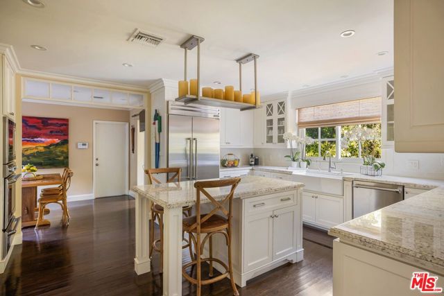 Drew Fenton | 585 Lorna Lane Los Angeles CA | MLS: 7287808