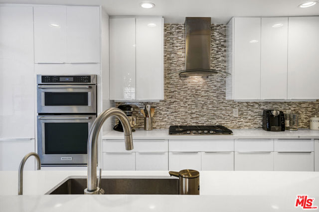 1706 Colby Avenue, Los Angeles CA: https://media.crmls.org/mediaz/e98eb676-783d-4510-8f3c-736b56158539.jpg