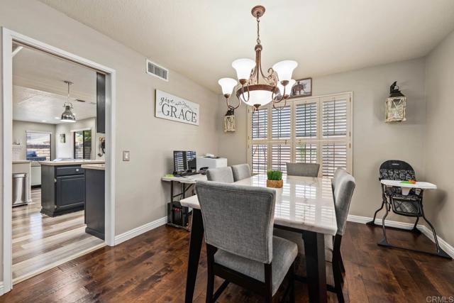 Detail Gallery Image 3 of 26 For 15560 La Entrada Dr, Moreno Valley,  CA 92551 - 5 Beds | 3 Baths