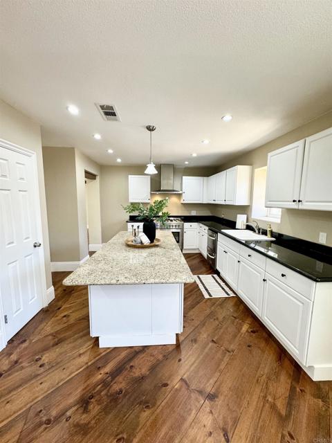 820 E Gettysburg Avenue, Fresno CA: https://media.crmls.org/mediaz/e98f1a3e-d3ca-4753-bff8-e2968badc34f.jpg