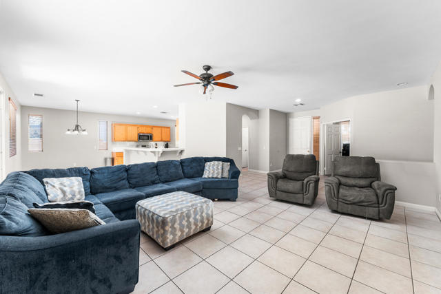 80722 Diamondback Trail, Indio CA: https://media.crmls.org/mediaz/e98f9d7a-9033-4c69-82bf-db70f1c689e5.jpg