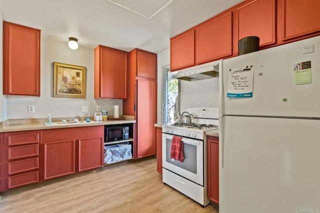Detail Gallery Image 38 of 39 For 727 Nob Cir, Vista,  CA 92084 - 2 Beds | 2 Baths